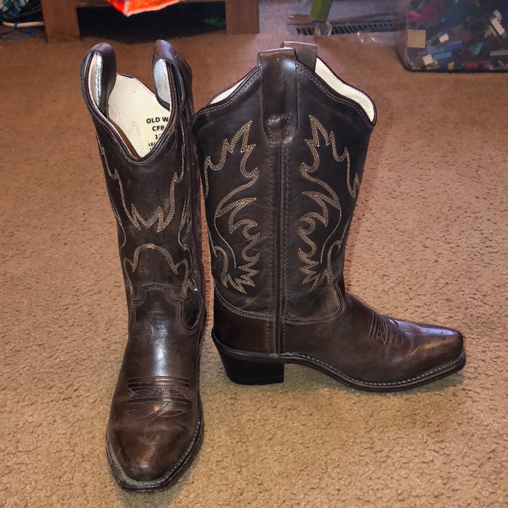 Old west girls boots size 12 chocolate brown.